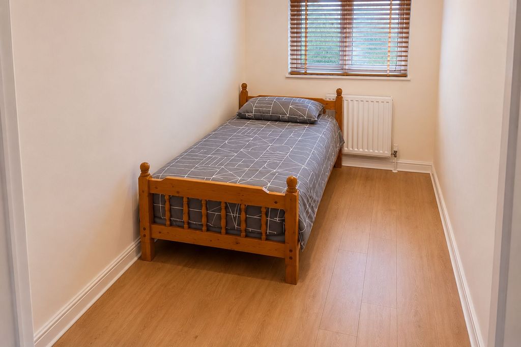 Property photo 1 of 10 Bedroom Space