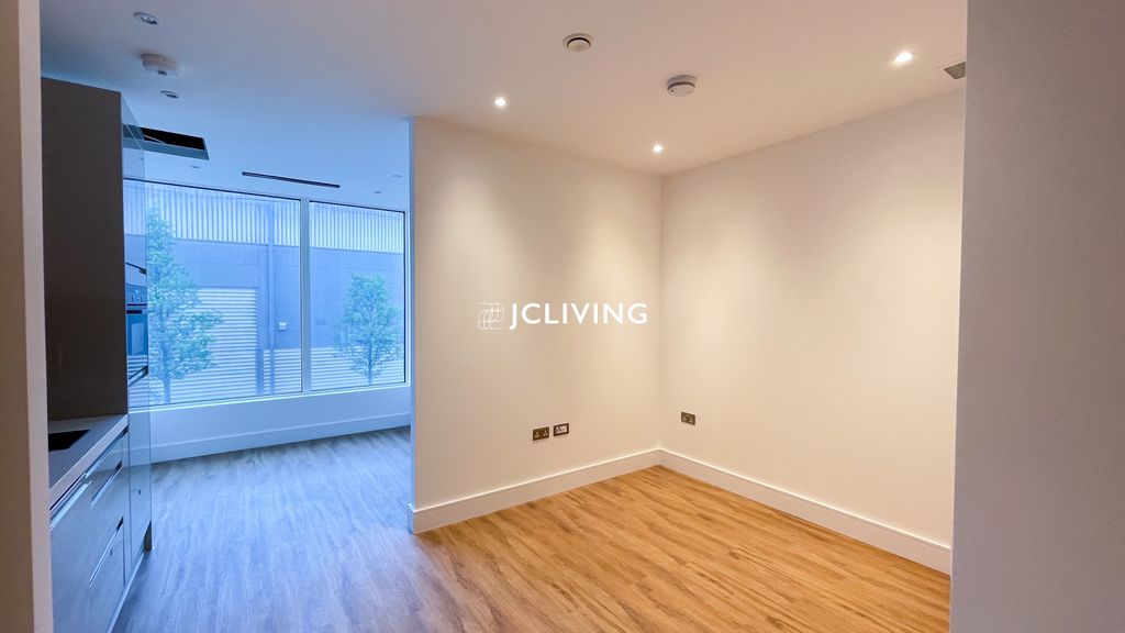 Property photo 2 of 7 Gallery