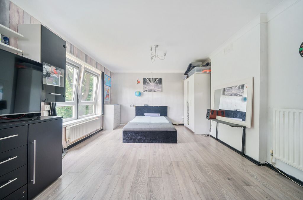 Property photo 2 of 10 1324769-7-687F6Df...