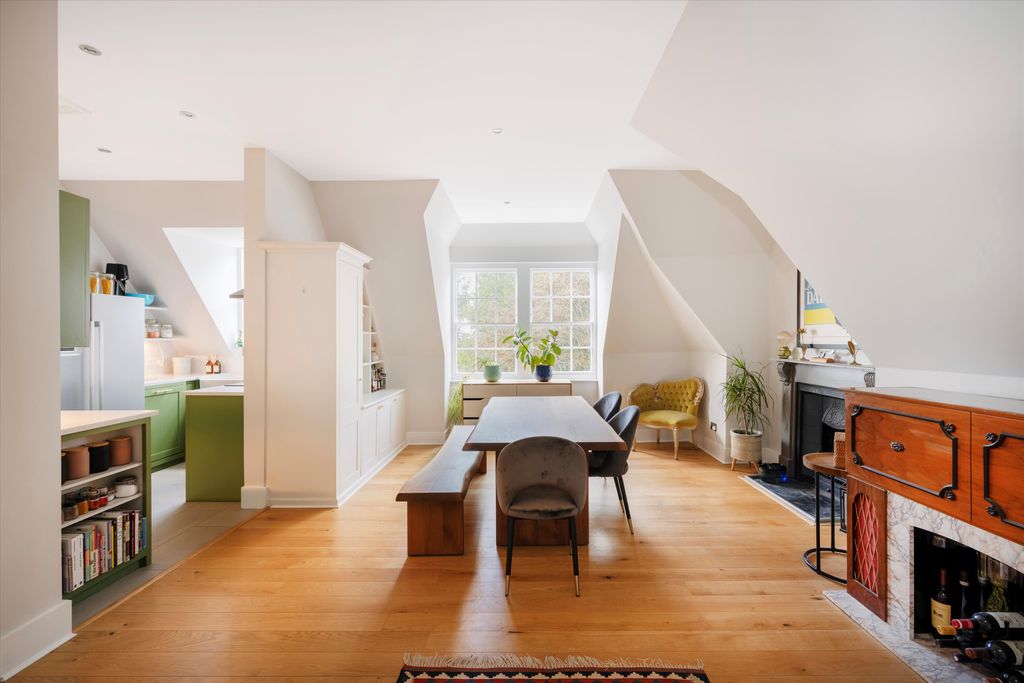 Property photo 2 of 18 Image