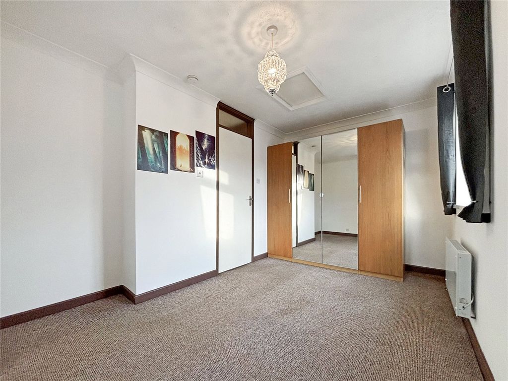 Property photo 2 of 14 Picture No. 23