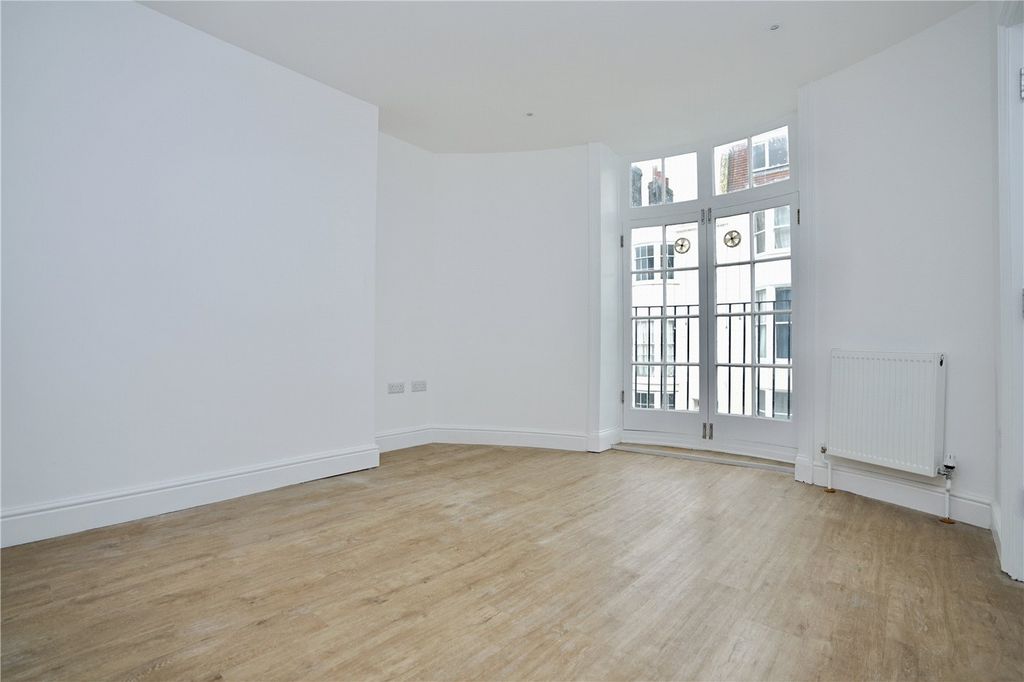 Property photo 2 of 11 Picture No. 06