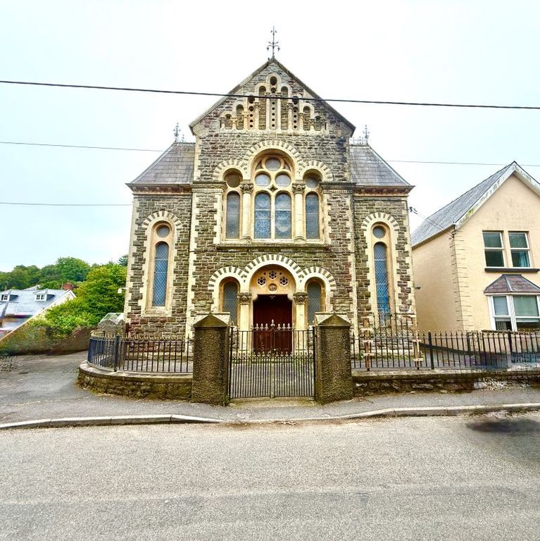 Property photo 1 of 8