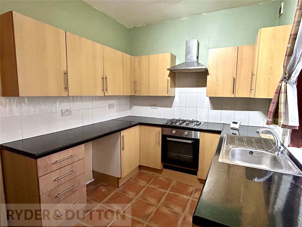 Property photo 3 of 9 Kitchen