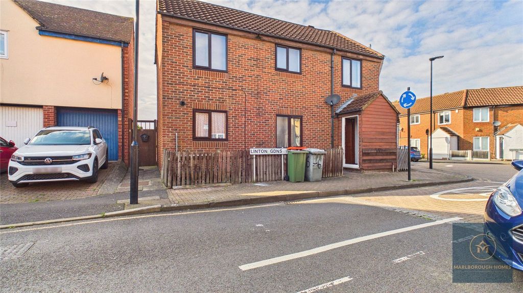 Property photo 1 of 20 London E6