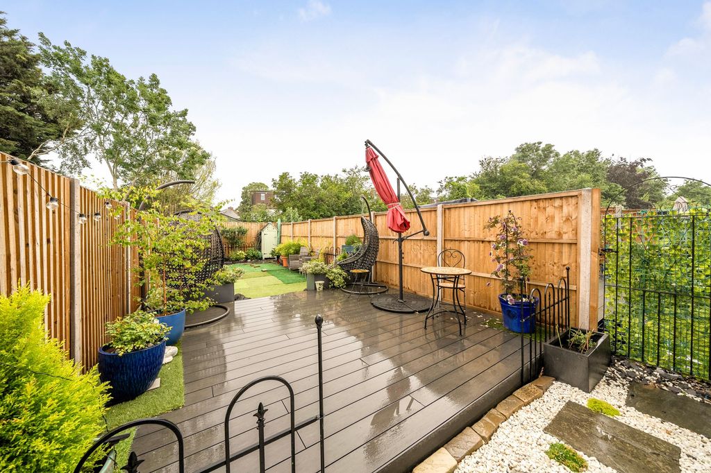Property photo 2 of 19