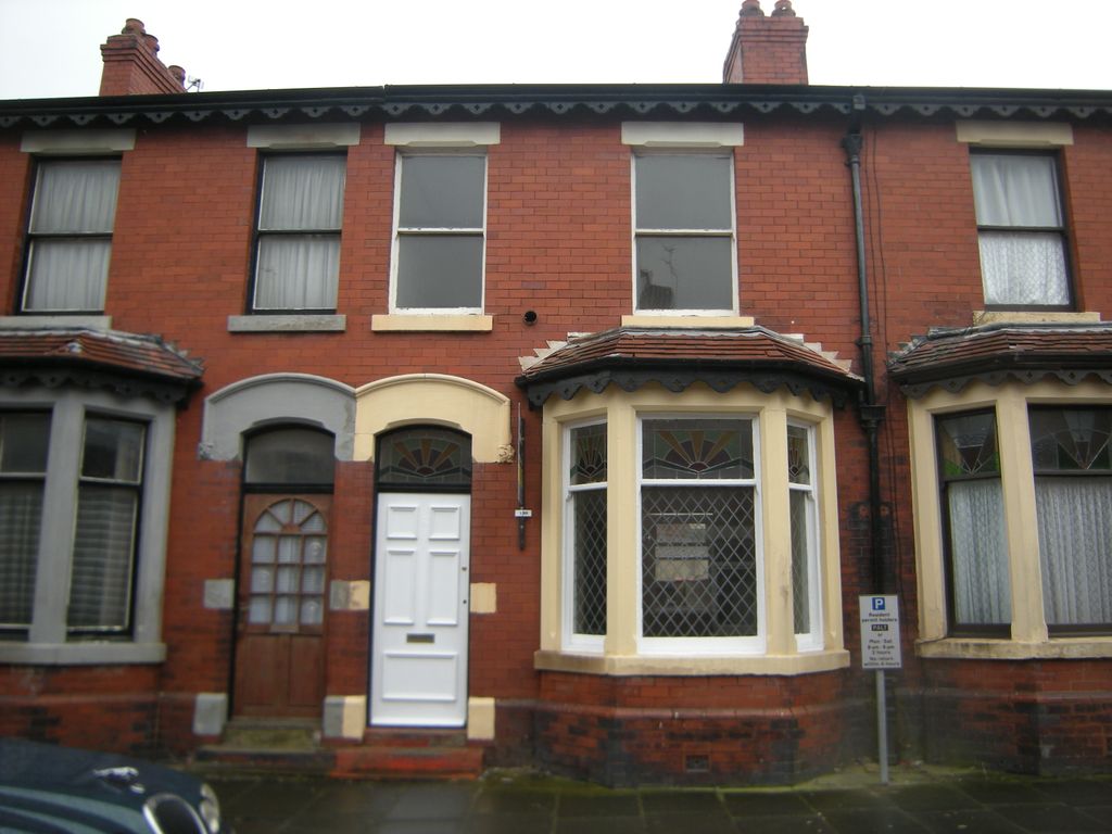 Property photo 1 of 10 External