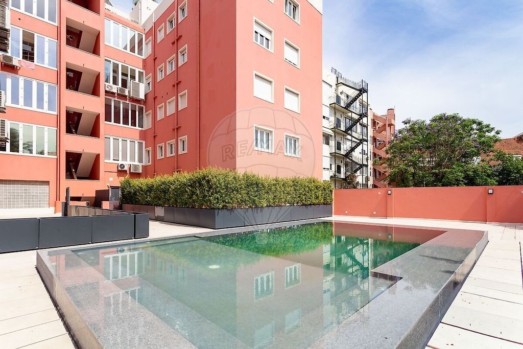Property photo 1 of 33