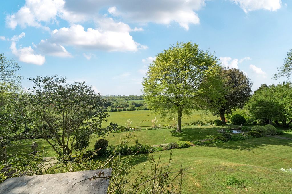 Property photo 3 of 35 Garden