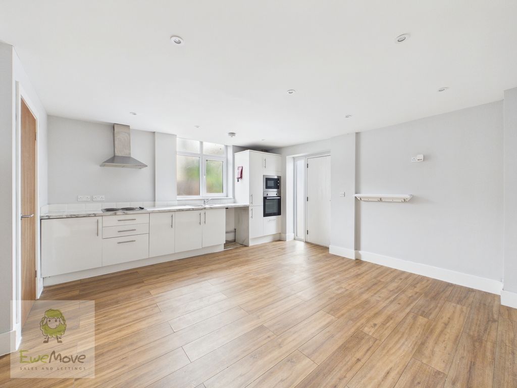 Property photo 1 of 11 Living Room And Kitchen