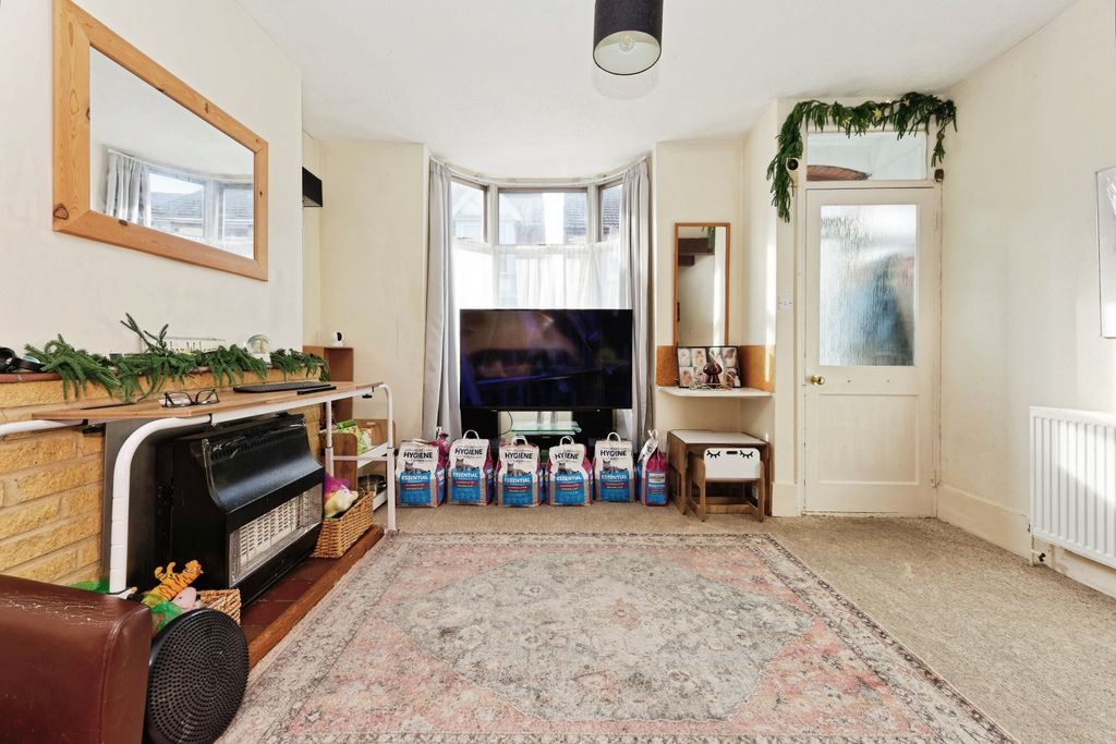 Property photo 3 of 20