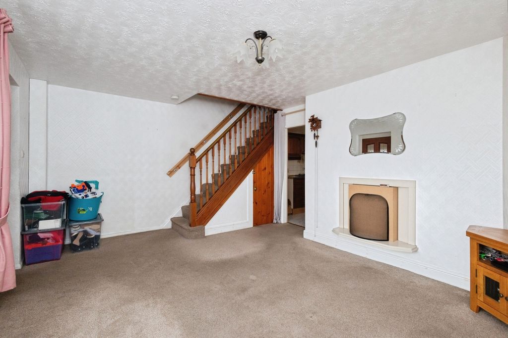 Property photo 3 of 17 Photo