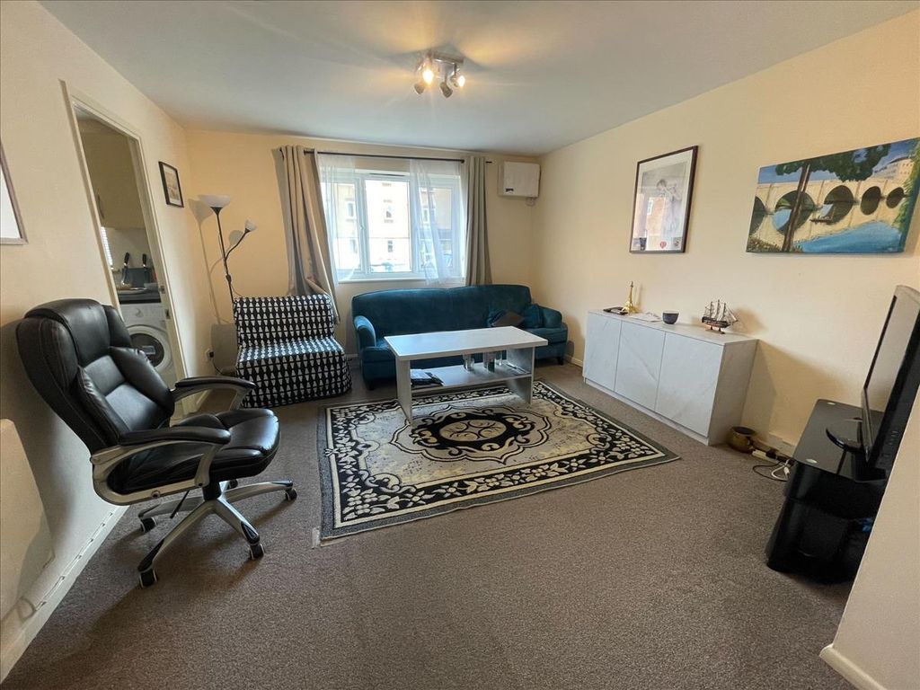 Property photo 3 of 8