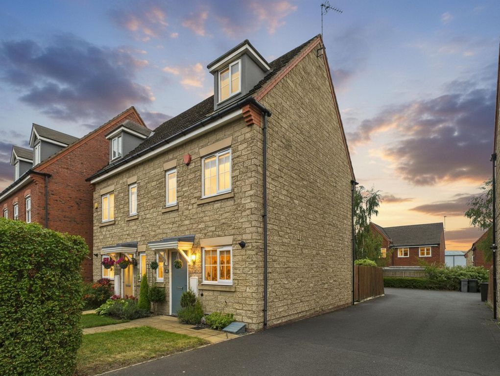 Property photo 1 of 20 Front