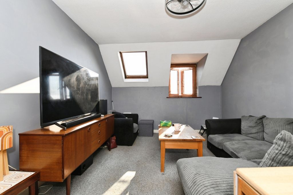 Property photo 2 of 7 Pbox-Img.Jpg