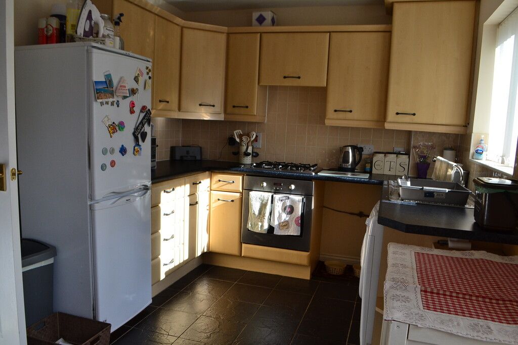 Property photo 3 of 6 Kitchen