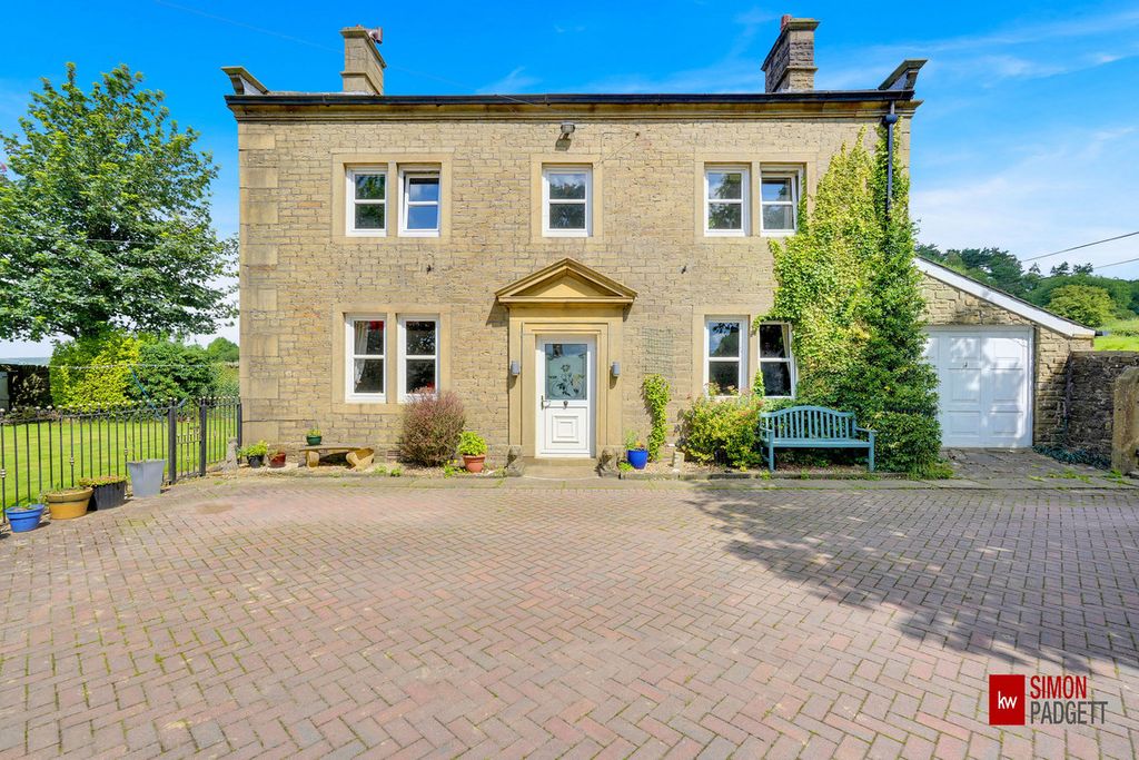 Property photo 1 of 38