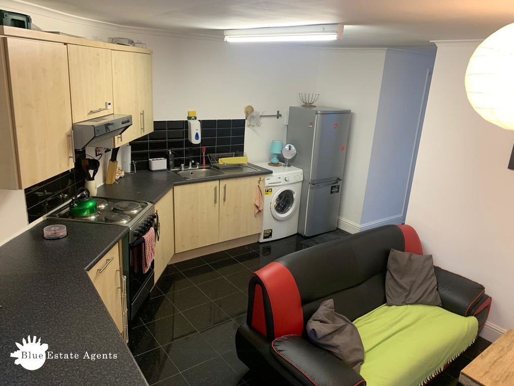 Property photo 3 of 4