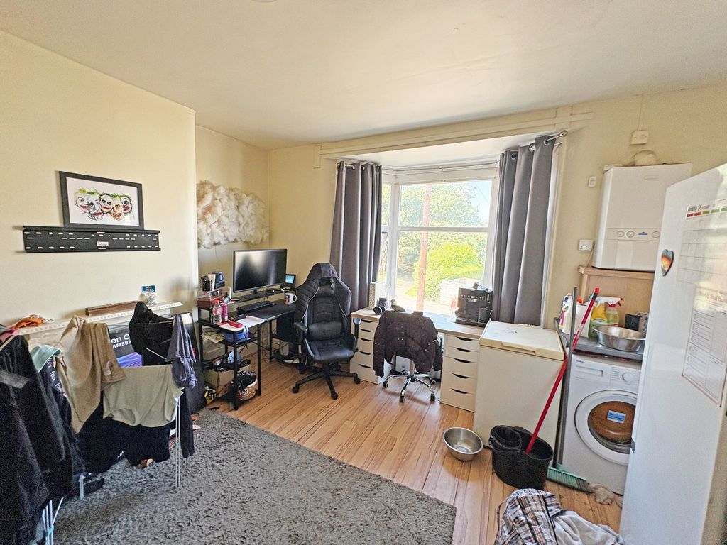 Property photo 2 of 16