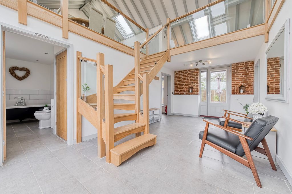 Property photo 3 of 26