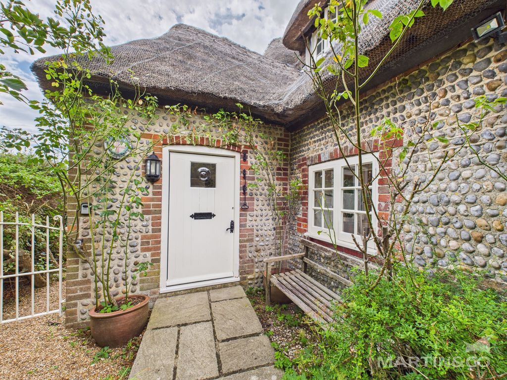 Property photo 2 of 44
