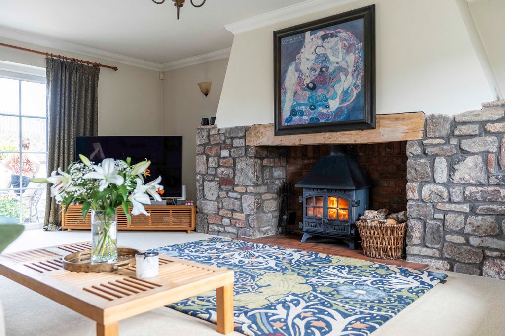 Property photo 3 of 18 Photo 3