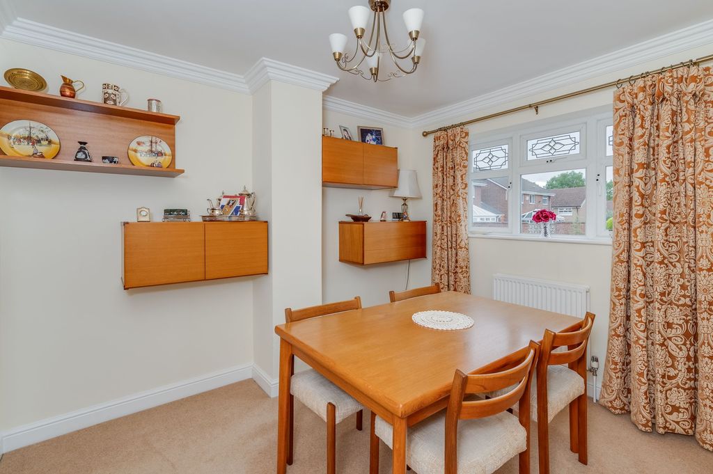 Property photo 3 of 28