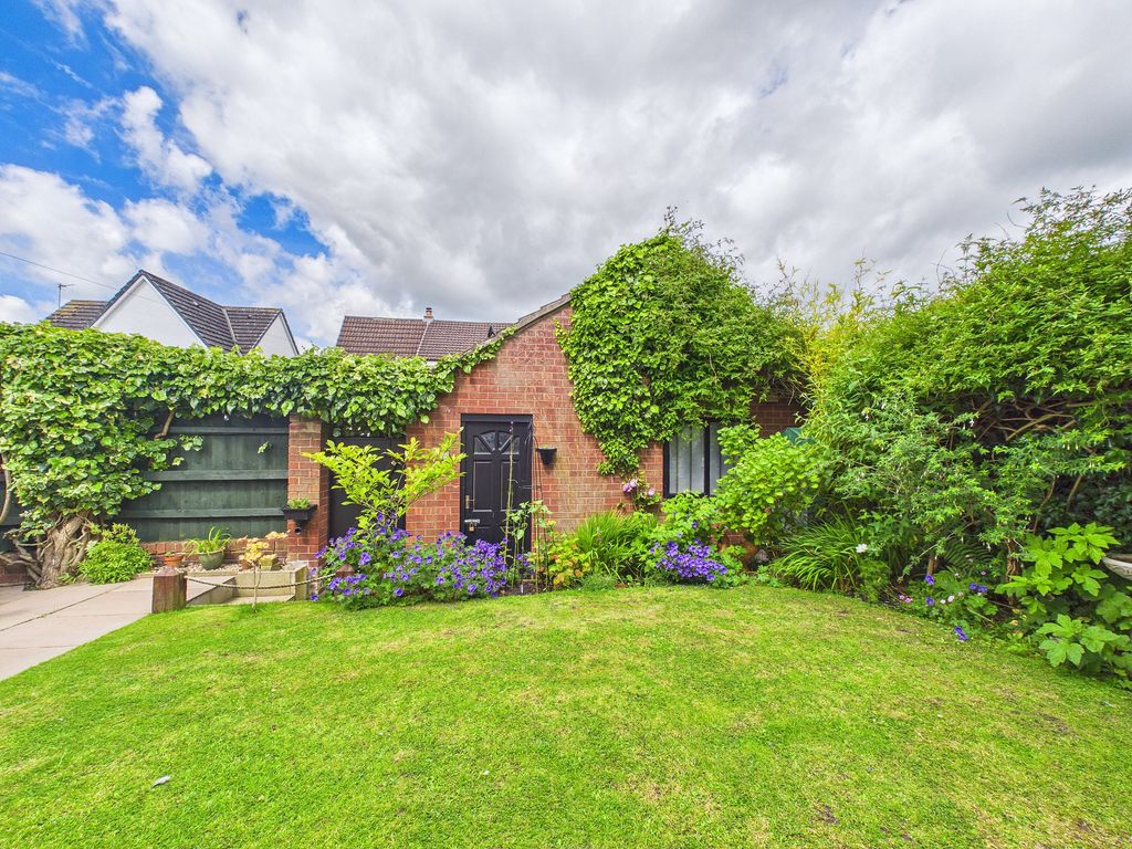 Property photo 2 of 35
