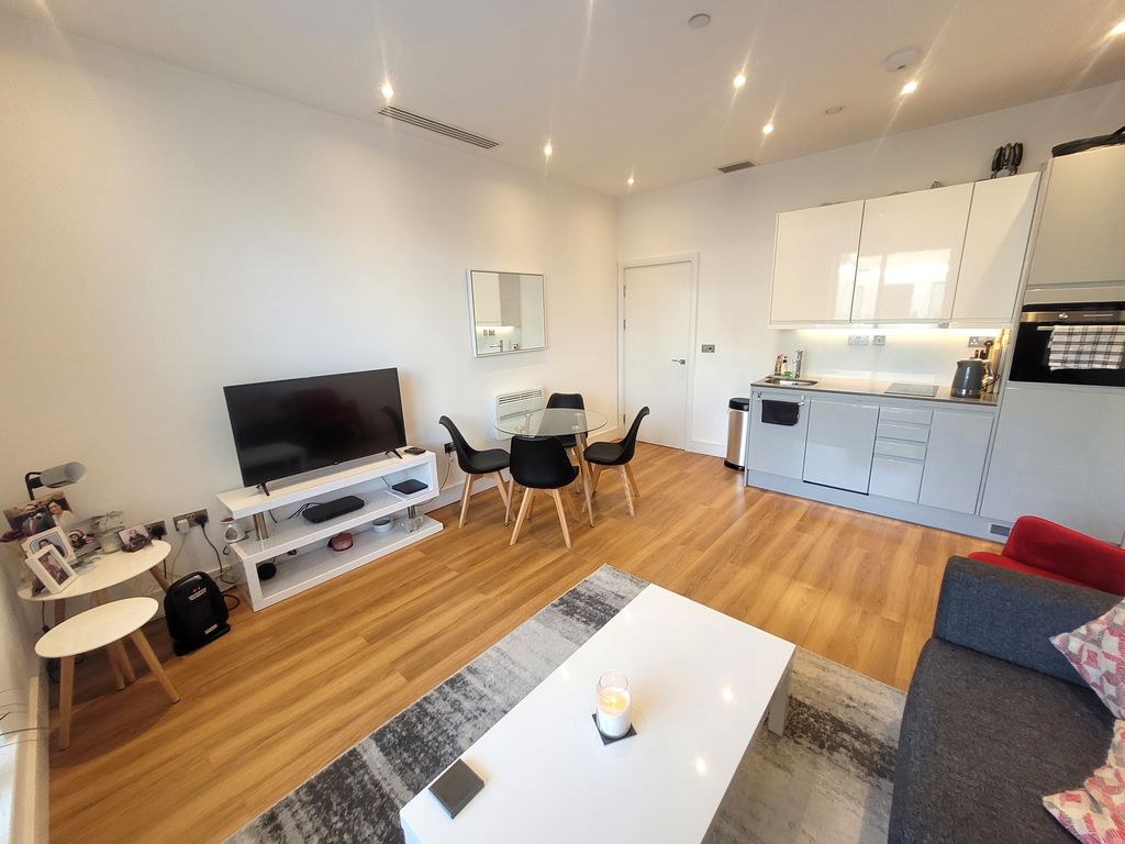 Property photo 2 of 8 Balcony