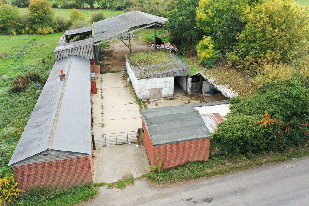 Property photo 3 of 7