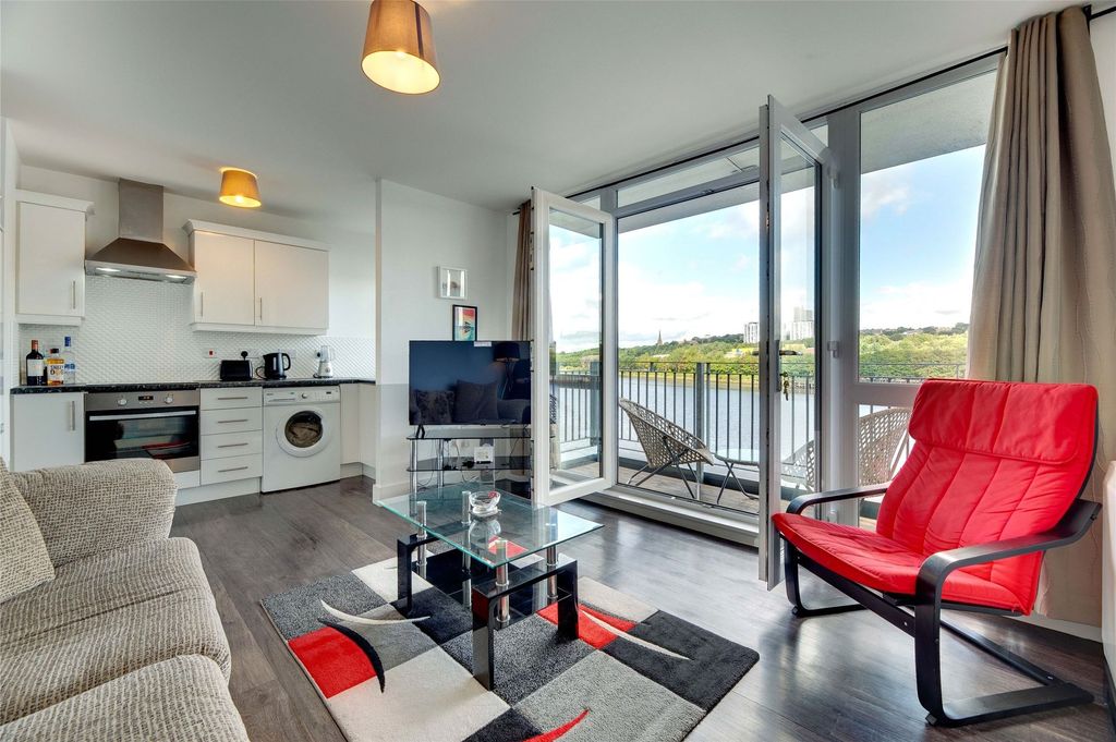 Property photo 2 of 12 Open Plan Living