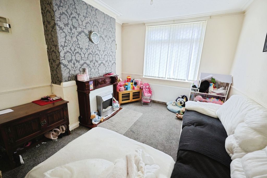 Property photo 2 of 8 Pbox-Img.Jpg