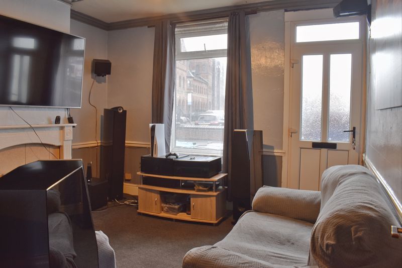 Property photo 2 of 7 Photo 3