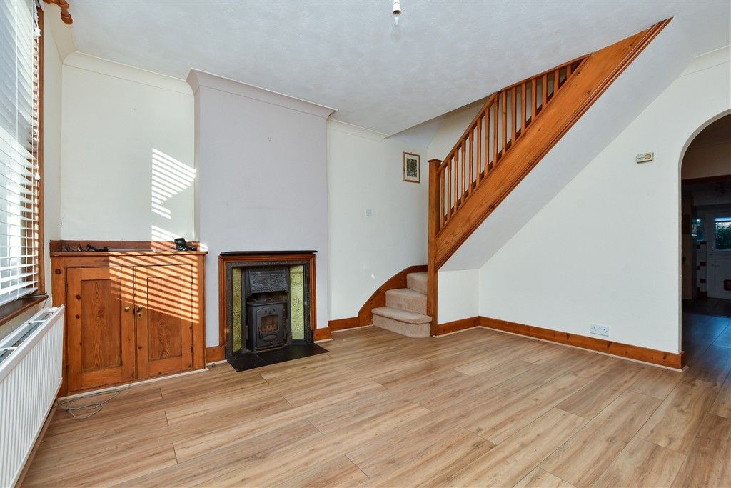 Property photo 3 of 17 Lounge