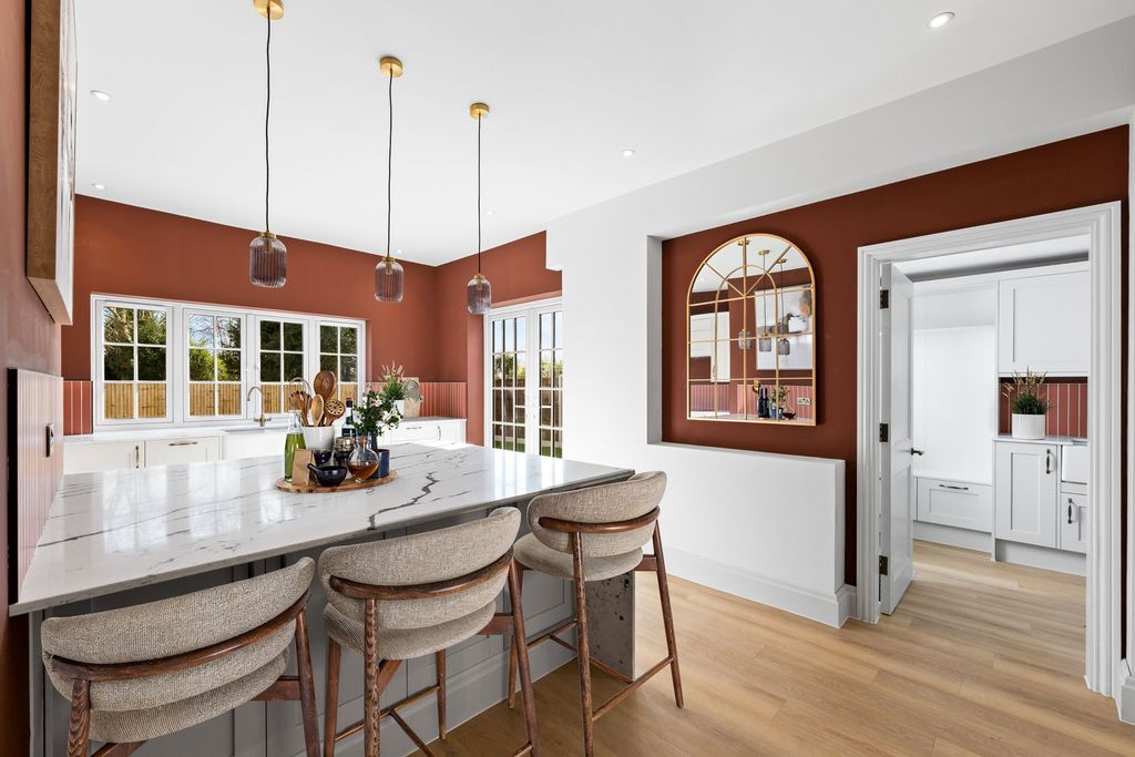 Property photo 2 of 35