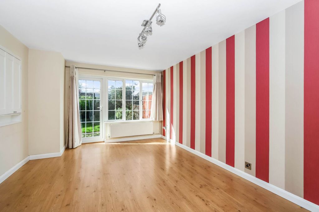 Property photo 2 of 18