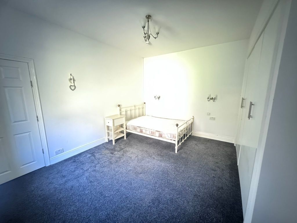 Property photo 2 of 9 Photo 1