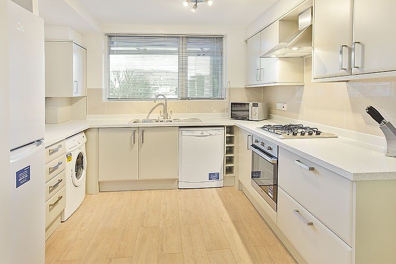 Property photo 3 of 7 Kitchen