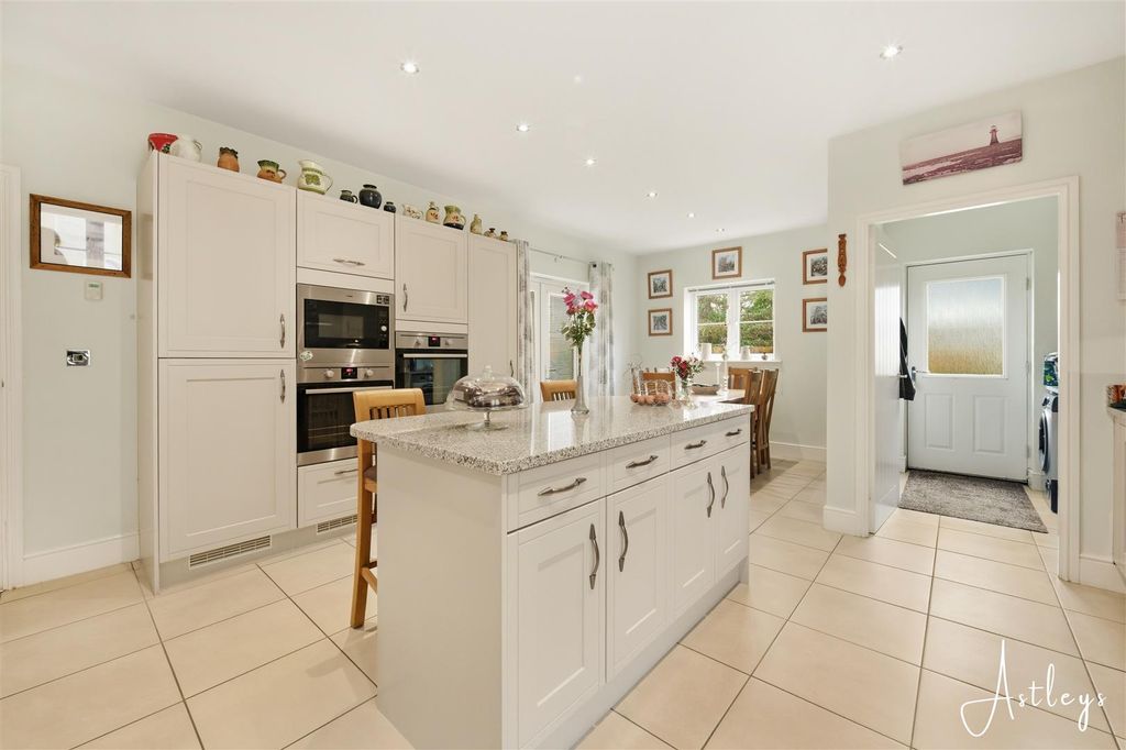 Property photo 2 of 31 42-P1132422.Jpg