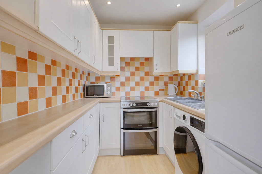 Property photo 2 of 6 Picture No. 15