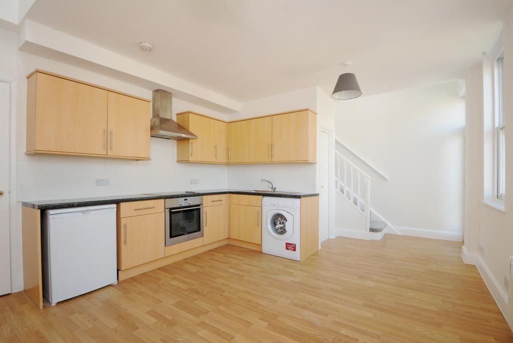 Property photo 2 of 10 Kitchen