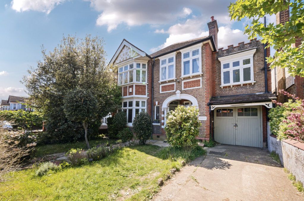 Property photo 1 of 17