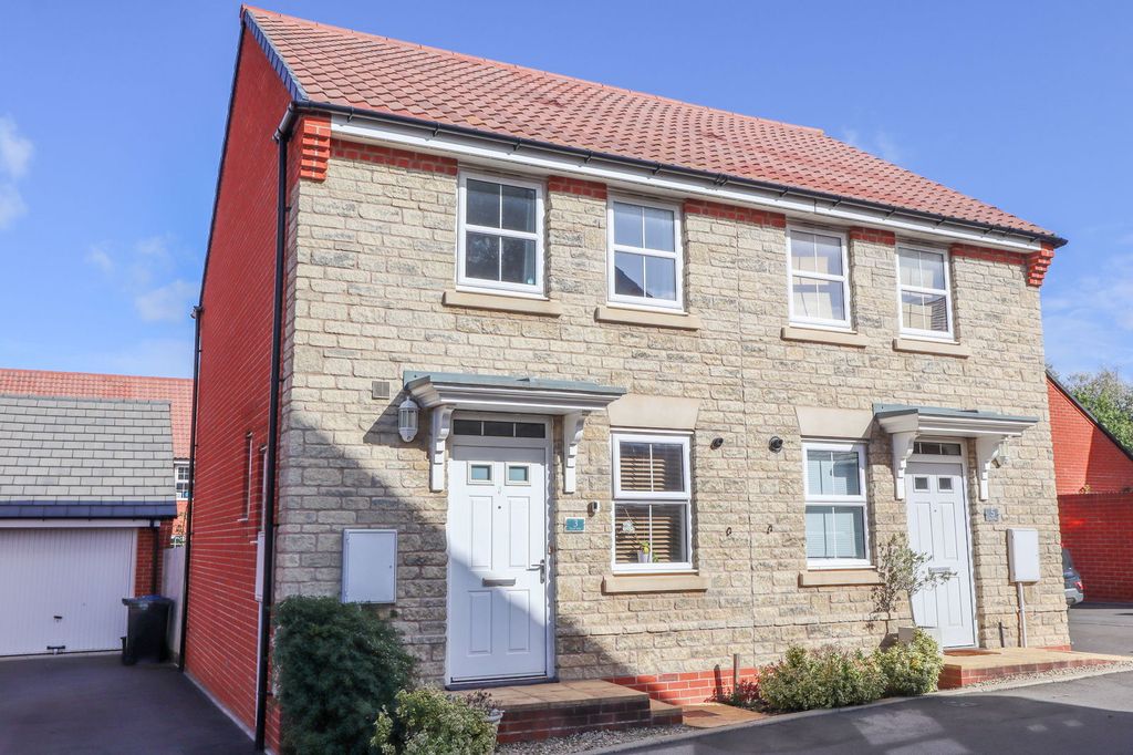 Property photo 1 of 9