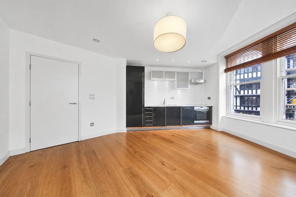 Property photo 1 of 12 960970