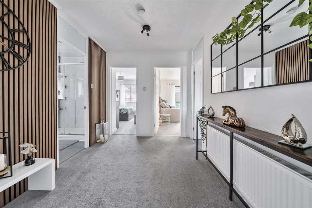 Property photo 2 of 14 1497405-7-19Fa3A9B948ce.Jpg