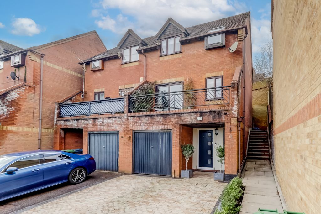 Property photo 1 of 16 Picture No. 02