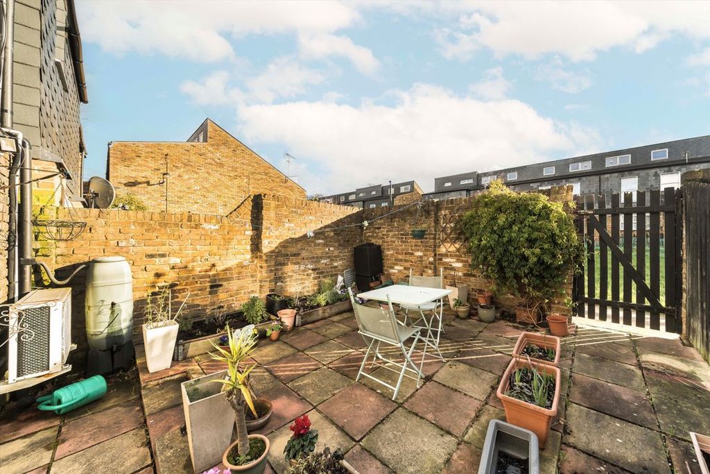 Property photo 3 of 7