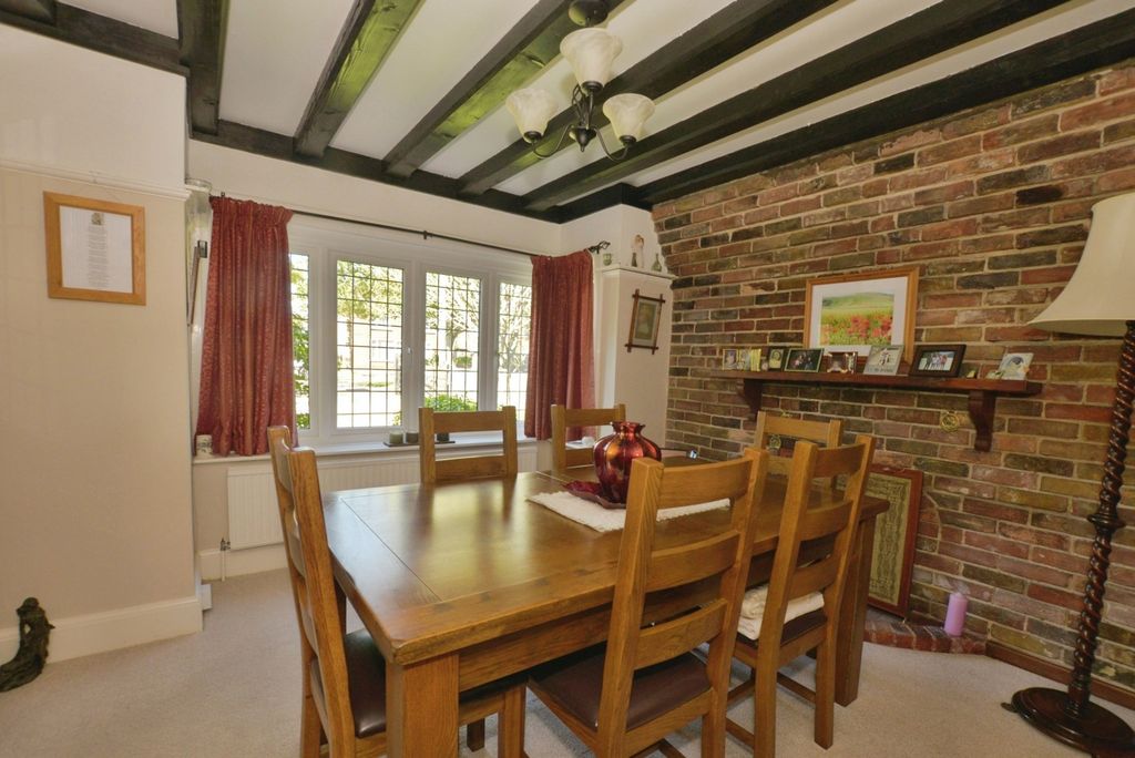 Property photo 3 of 17 Photo