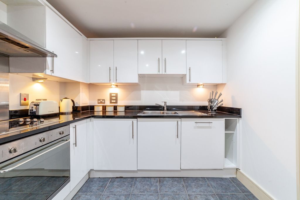 Property photo 2 of 19 Kitchen