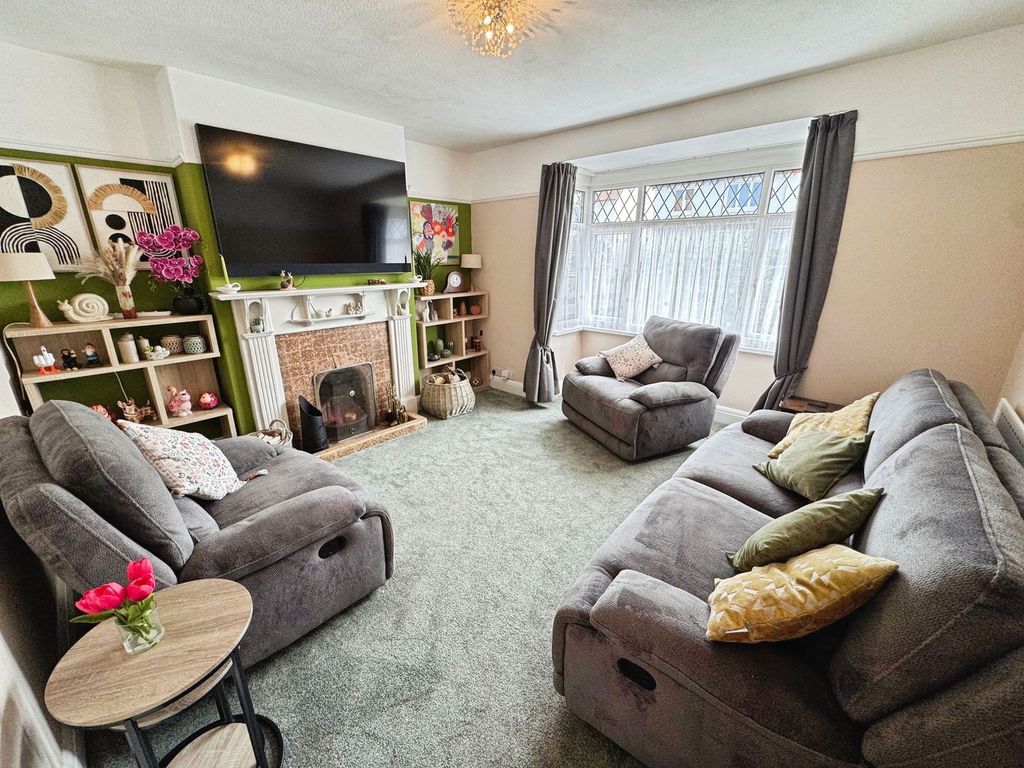 Property photo 2 of 22